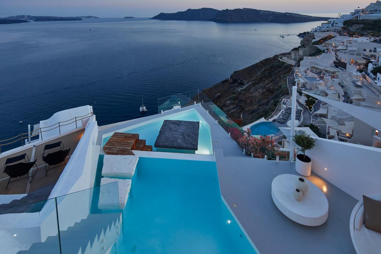 The Saint Hotel Oia  Exterior photo