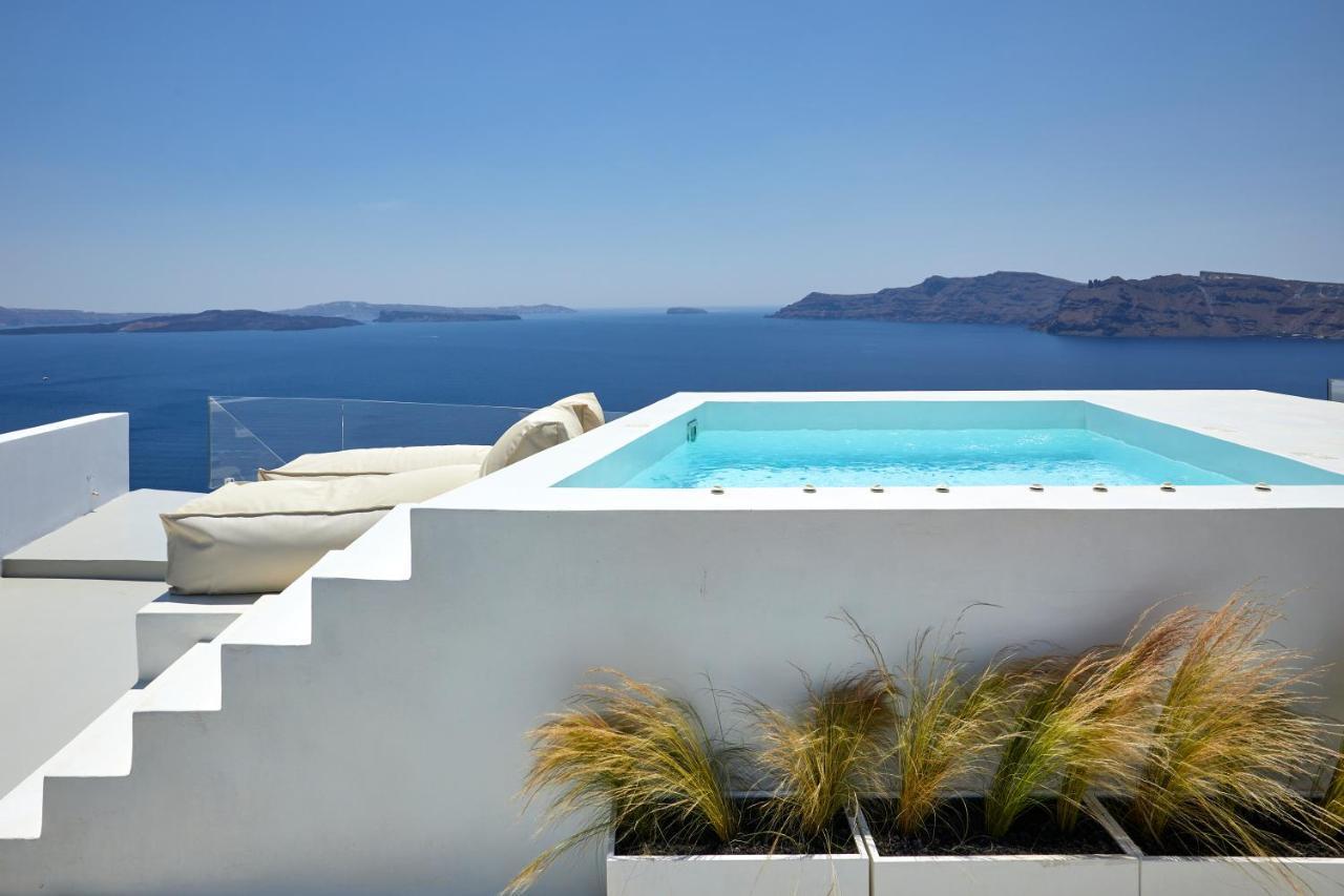 The Saint Hotel Oia  Exterior photo