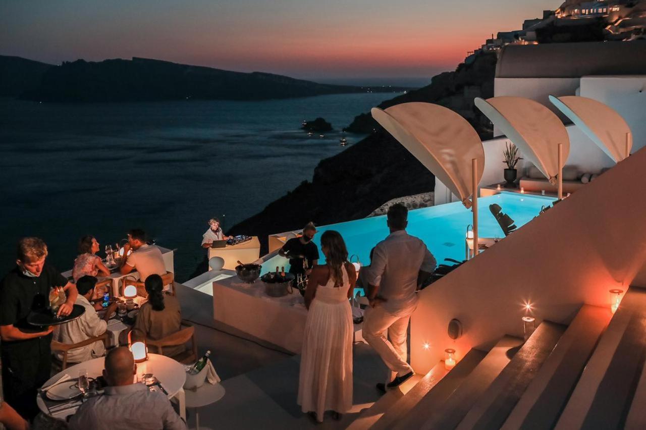 The Saint Hotel Oia  Exterior photo