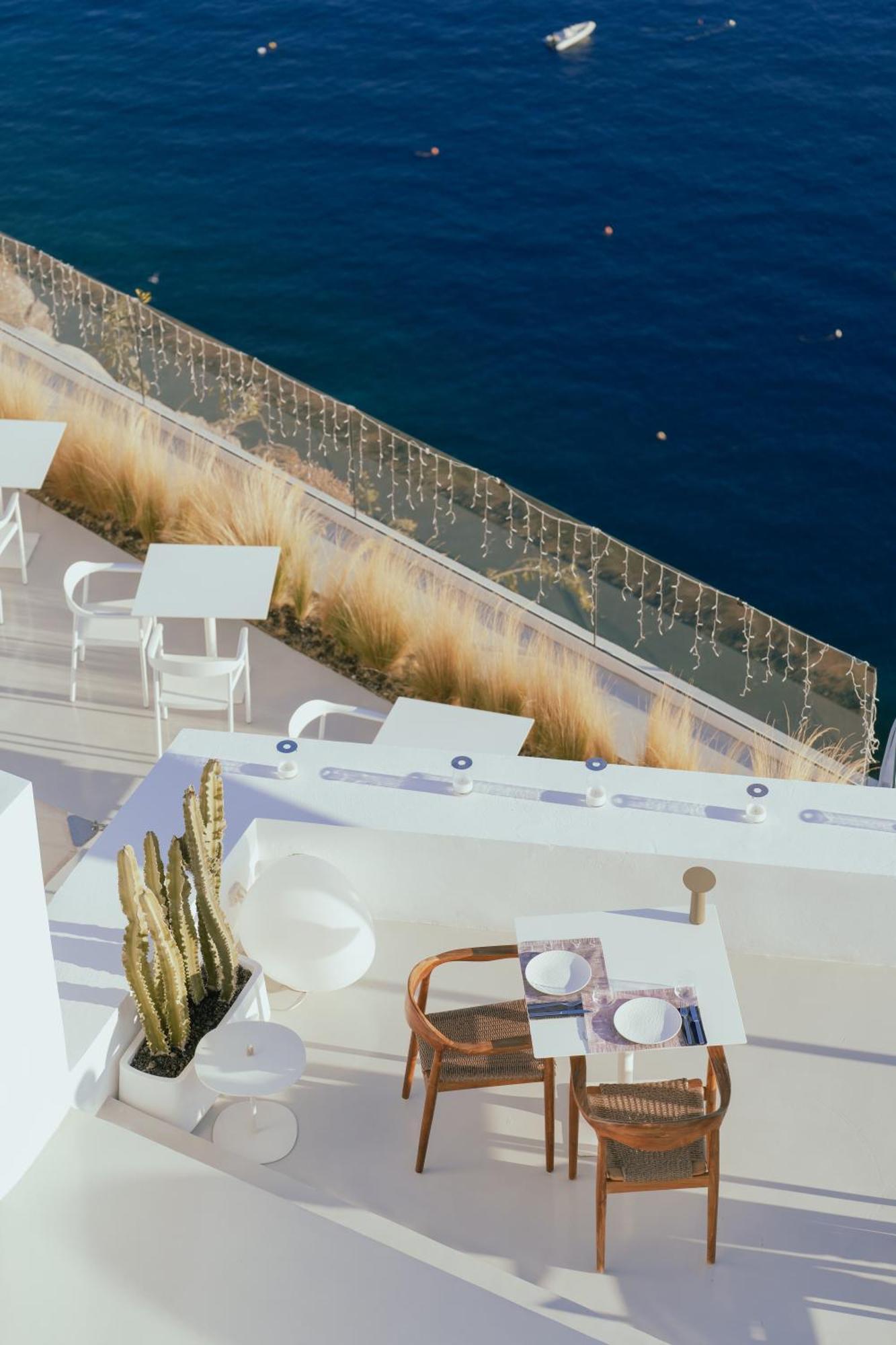 The Saint Hotel Oia  Exterior photo