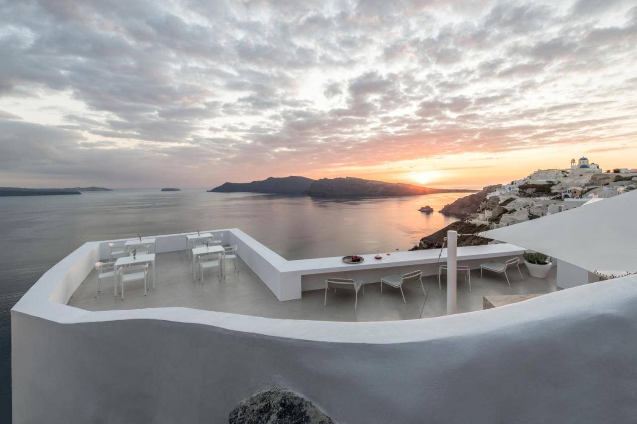 The Saint Hotel Oia  Exterior photo